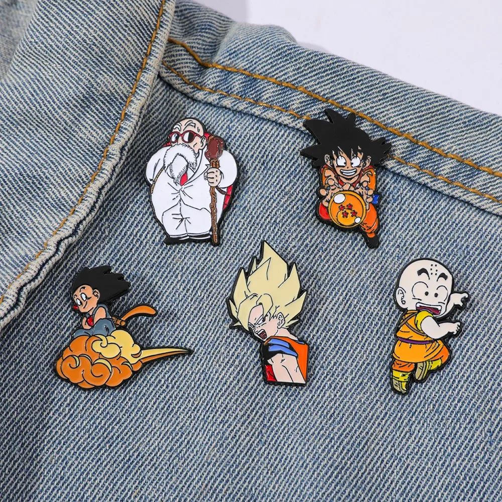 Embroidery Wallpaper - 5 Pcs Classic Popular Anime Brooch