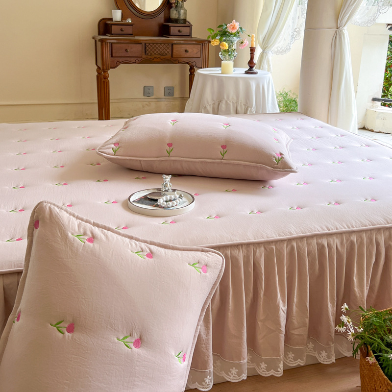 Thicken Quilted Cotton Bed Ski - Embroidery Quilt Cover 评论和价格