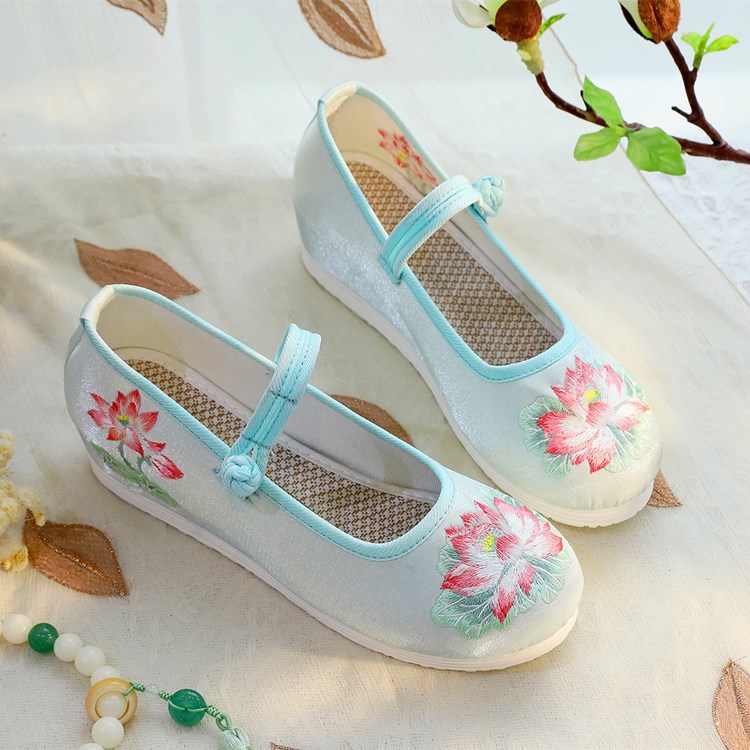 2026 Women's White & Green Lot - Embroidery Print 评论和价格