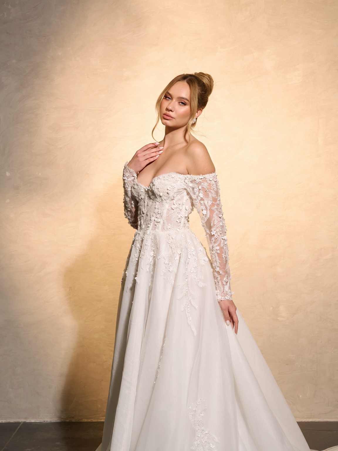 Elegant Wedding Dress A-Line L - Embroidery Online Design 评论和价格