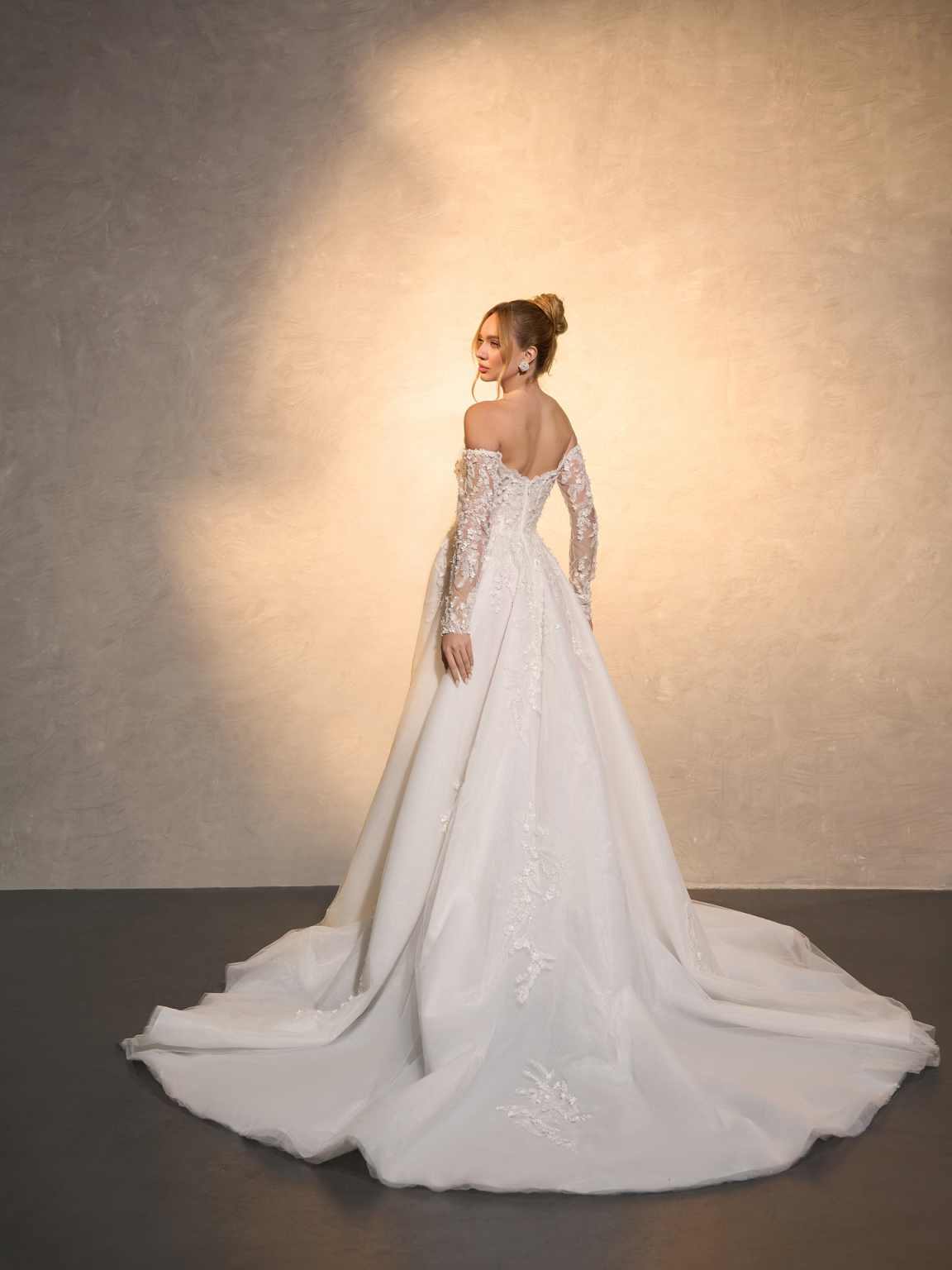 Elegant Wedding Dress A-Line L - Embroidery Online Design 评论和价格