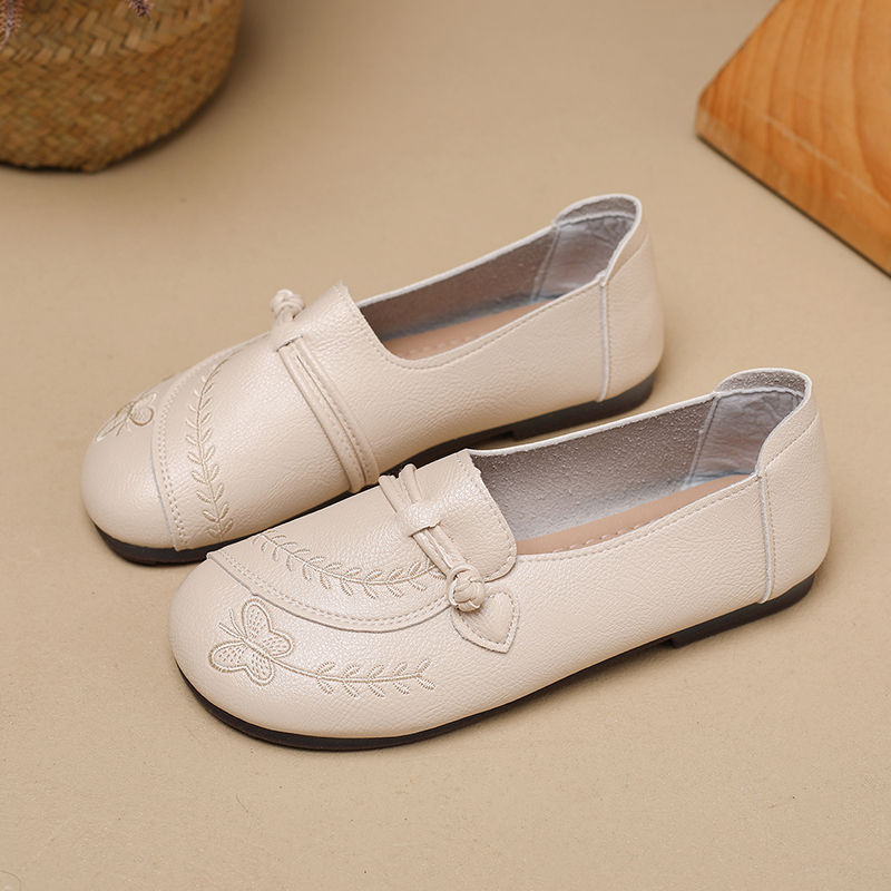 Ladies' mother's shoes, elderl - Embroidery Print 评论和价格