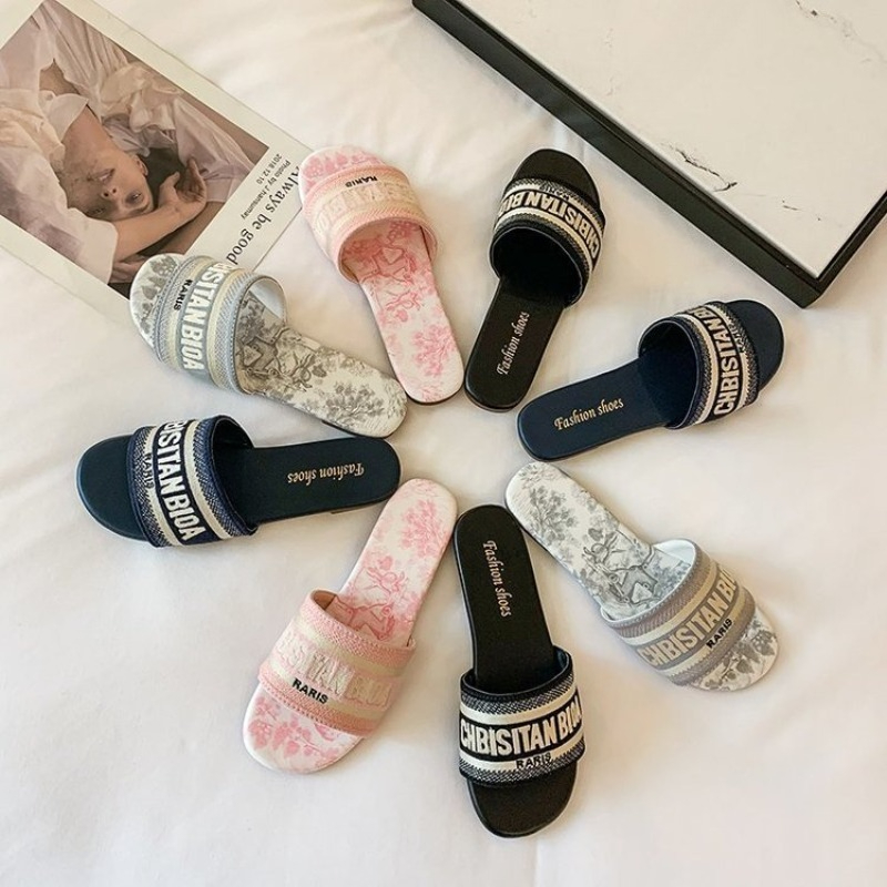 Women's Fashion Flat Slippers  - Embroidery Letter 评论和价格