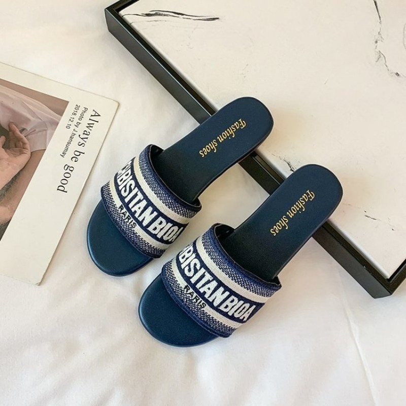 Women's Fashion Flat Slippers  - Embroidery Letter 评论和价格