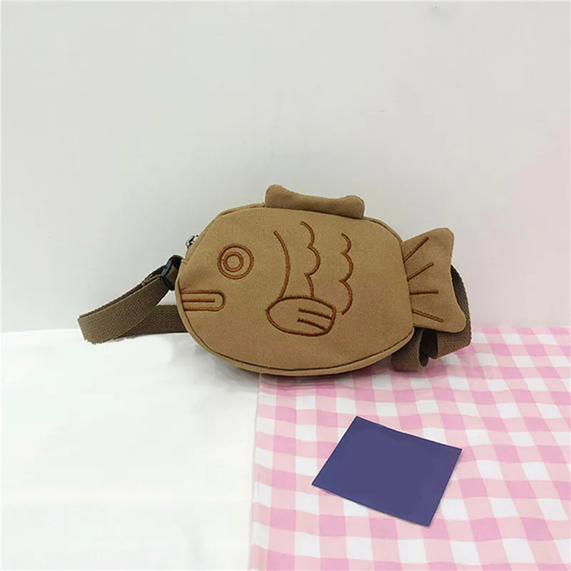 Fish Shape Canvas Messenger Ba - Embroidery Fish 评论和价格